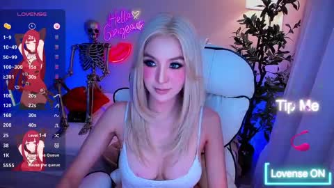Snapshot of yurasiand0ll chatting on October 2025 01:37:02 AM Sasa online show from October 2025 01:37:02 AM
