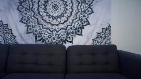 yurdreams_22 online show from November 2025 05:06:01 AM