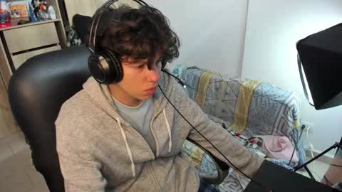 yurii_moody online show from October 2025 06:21:01 PM