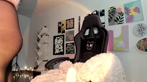 paola online show from September 2025 08:20:02 PM