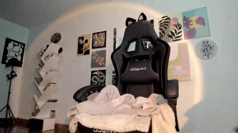 paola online show from November 2025 11:04:02 PM