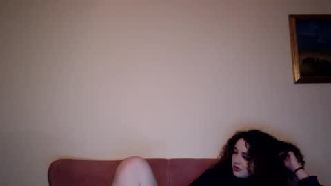 yusraxdamian online show from February 2026 11:29:02 AM