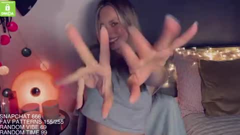 The Queen Bitch of the United Kingdom online show from August 2026 05:43:02 AM