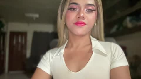 Snapshot of yvonne_guidotti chatting on June 2026 07:29:01 PM Miss Cali online show from June 2026 07:29:01 PM