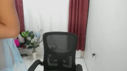 Yvonne online show from October 2025 01:49:01 AM