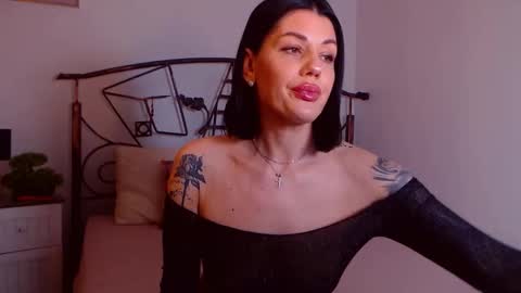 I V Y   online show from February 2026 09:02:02 PM