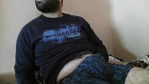 Snapshot of yxxtxxdentyk chatting on December 2025 05:35:02 AM Bi BearXXX online show from December 2025 05:35:02 AM