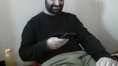 Snapshot of yxxtxxdentyk chatting on February 2026 06:12:01 AM Bi BearXXX online show from February 2026 06:12:01 AM