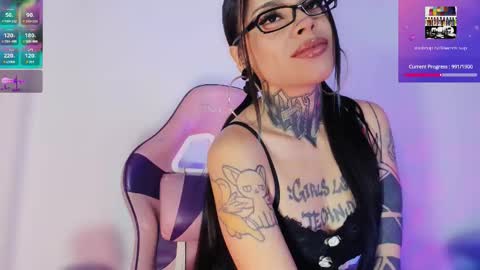 Snapshot of z_e_t_h_a chatting on September 2025 05:01:02 AM tazzie online show from September 2025 05:01:02 AM