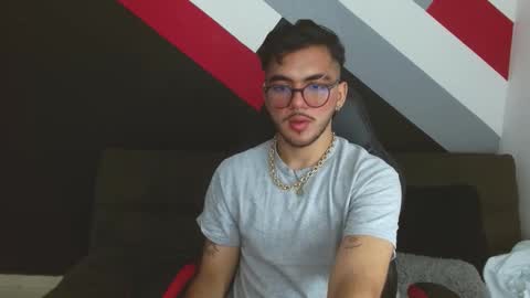 Snapshot of zac_golden chatting on November 2025 11:37:01 PM Zack online show from November 2025 11:37:01 PM