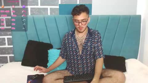 Snapshot of zac_golden chatting on November 2025 01:39:01 AM Zack online show from November 2025 01:39:01 AM