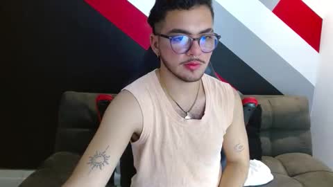 Snapshot of zac_golden chatting on November 2025 12:24:01 AM Zack online show from November 2025 12:24:01 AM