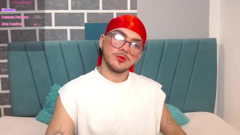 Snapshot of zac_golden chatting on December 2025 12:26:02 AM Zack online show from December 2025 12:26:02 AM