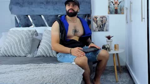 Snapshot of zack_froone chatting on June 2026 03:27:01 PM Richard online show from June 2026 03:27:01 PM