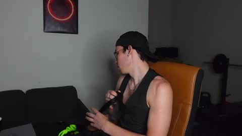 Snapshot of zack_huddle chatting on June 2026 06:01:02 PM ZACK HUDDLE online show from June 2026 06:01:02 PM