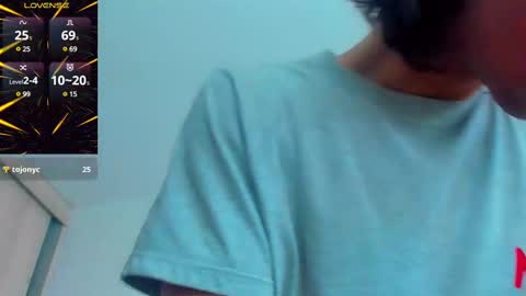 Snapshot of zackcum_ chatting on March 2025 01:42:01 PM for you Zack online show from March 2025 01:42:01 PM