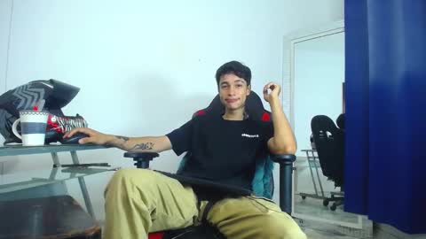 Snapshot of zacktk7 chatting on January 2025 12:28:01 AM zack online show from January 2025 12:28:01 AM