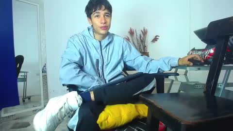 Snapshot of zacktk7 chatting on January 2025 01:52:01 PM zack online show from January 2025 01:52:01 PM