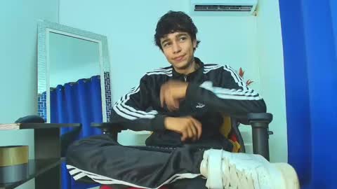 Snapshot of zacktk7 chatting on February 2025 08:31:01 PM zack online show from February 2025 08:31:01 PM