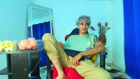 Snapshot of zacktk7 chatting on February 2025 11:34:02 PM zack online show from February 2025 11:34:02 PM