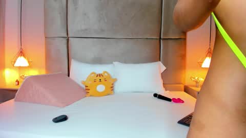 Zafiro online show from February 2026 12:09:01 PM