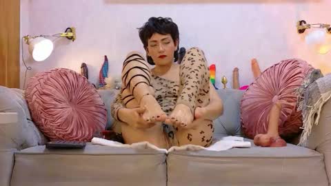 Karina  online show from October 2025 03:30:01 PM