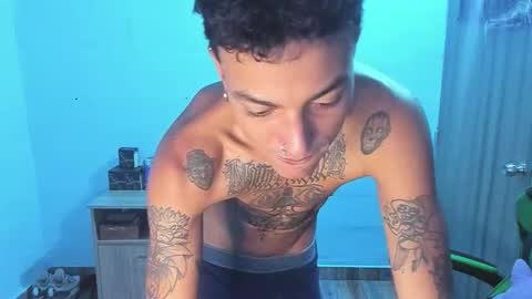 BiG Zafiro online show from December 2025 11:52:02 AM