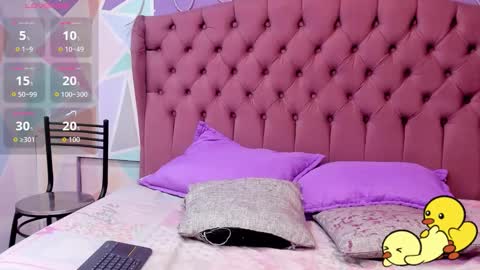 Snapshot of zaharaskylar chatting on September 2025 11:43:02 AM Zahara online show from September 2025 11:43:02 AM