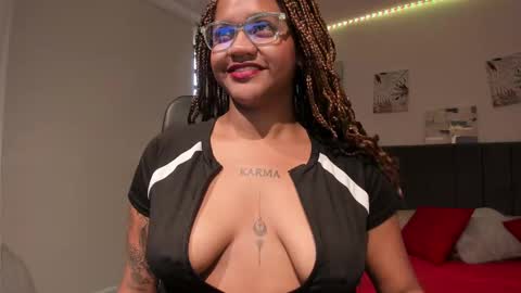 Snapshot of zahra_rose chatting on March 2025 11:44:02 AM zahra_rose online show from March 2025 11:44:02 AM