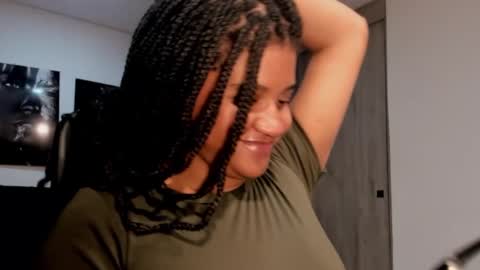 Snapshot of zahra_rose chatting on October 2025 08:39:02 PM zahra_rose online show from October 2025 08:39:02 PM