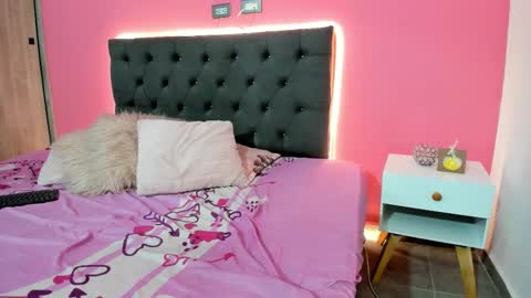 Snapshot of zahra_rose chatting on November 2025 02:20:02 PM zahra_rose online show from November 2025 02:20:02 PM