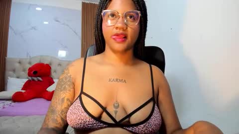 Snapshot of zahra_rose chatting on February 2026 09:02:02 PM zahra_rose online show from February 2026 09:02:02 PM