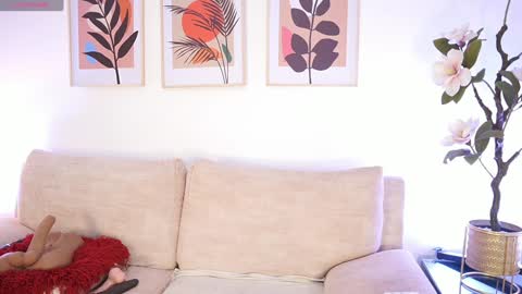 Zara Williams online show from December 2024 11:29:01 AM