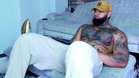 INSTAGRAM yormanfit7 online show from October 2025 08:31:02 AM