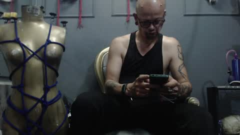 Snapshot of zainkreiger chatting on April 2026 02:20:02 AM Dom Zain online show from April 2026 02:20:02 AM