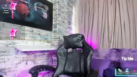 Snapshot of zamara_kleii chatting on July 2026 09:20:01 PM Zamara Kleii online show from July 2026 09:20:01 PM