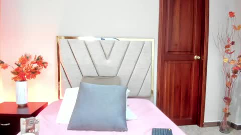 zamira_taylor online show from April 2026 08:47:01 PM