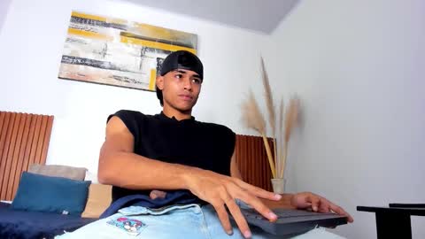 Zander online show from November 2025 01:33:02 PM