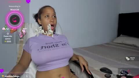 Snapshot of zandra_kiman chatting on February 2025 01:44:02 AM Zandra online show from February 2025 01:44:02 AM