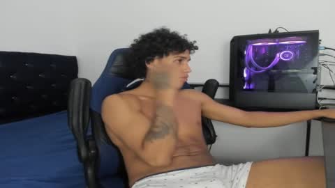 Snapshot of zanxley_ chatting on January 2025 10:03:01 PM zanxley_ online show from January 2025 10:03:01 PM