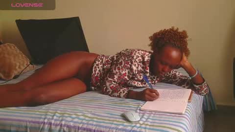 Snapshot of zara_lae chatting on June 2026 09:43:02 AM nicky online show from June 2026 09:43:02 AM