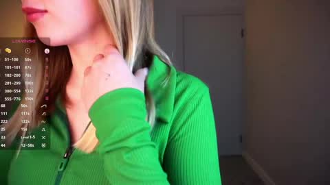 Criss  online show from April 2026 07:22:01 PM