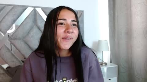 zara_vix online show from February 2025 06:53:01 PM