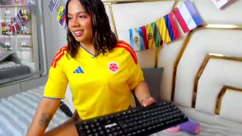 zarablazze_ online show from June 2026 07:08:01 PM