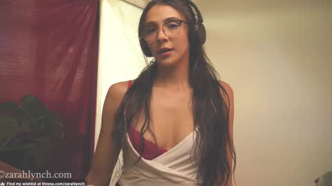 Snapshot of zarahlynch chatting on December 2024 06:25:01 PM Miss Lynch Next show 2911 online show from December 2024 06:25:01 PM