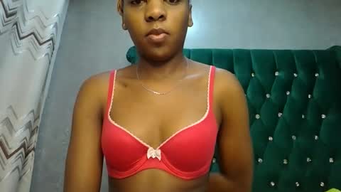 Snapshot of zariah011 chatting on April 2026 08:39:01 PM zariah online show from April 2026 08:39:01 PM