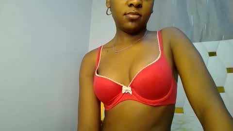 Snapshot of zariah011 chatting on April 2026 08:15:01 PM zariah online show from April 2026 08:15:01 PM