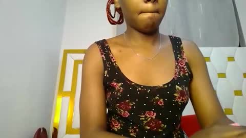 Snapshot of zariah011 chatting on May 2026 09:45:01 PM zariah online show from May 2026 09:45:01 PM