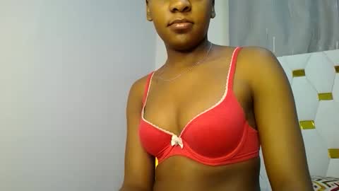 Snapshot of zariah011 chatting on May 2026 10:05:01 PM zariah online show from May 2026 10:05:01 PM