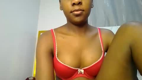Snapshot of zariah011 chatting on June 2026 10:27:02 PM zariah online show from June 2026 10:27:02 PM